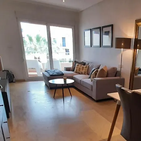 2 Bed South Seafront Apartment *